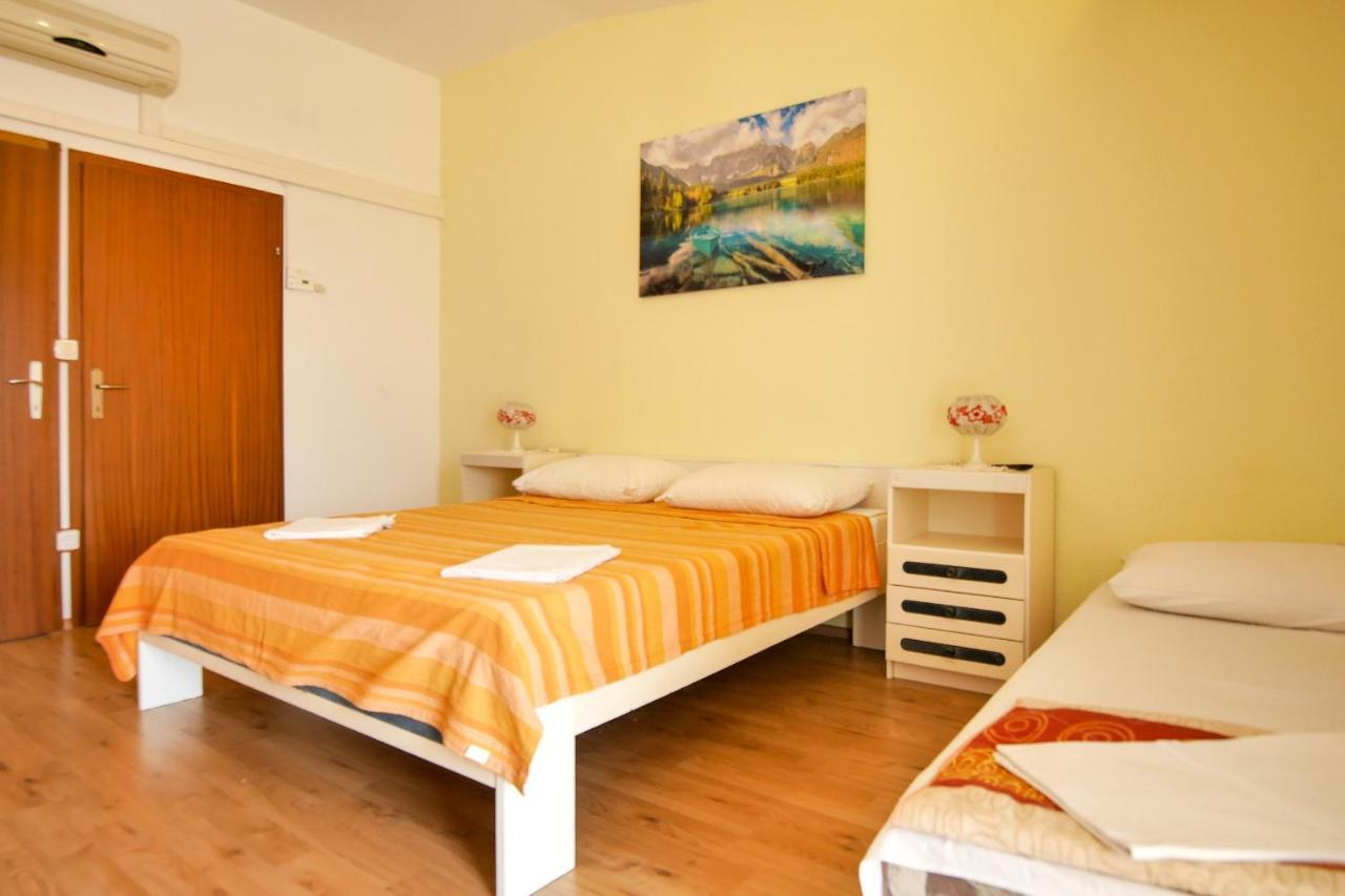Apartments Babaja Оміш Екстер'єр фото