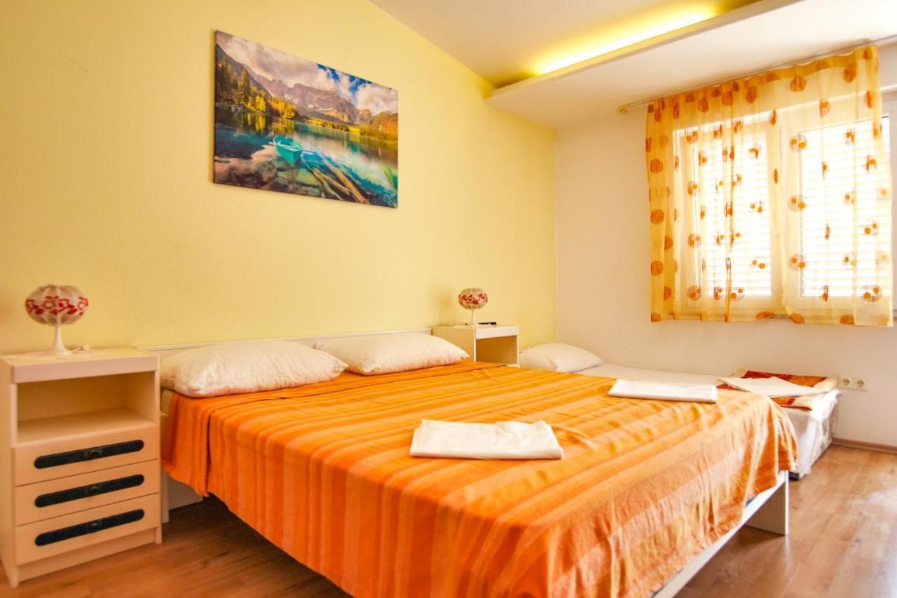 Apartments Babaja Оміш Екстер'єр фото
