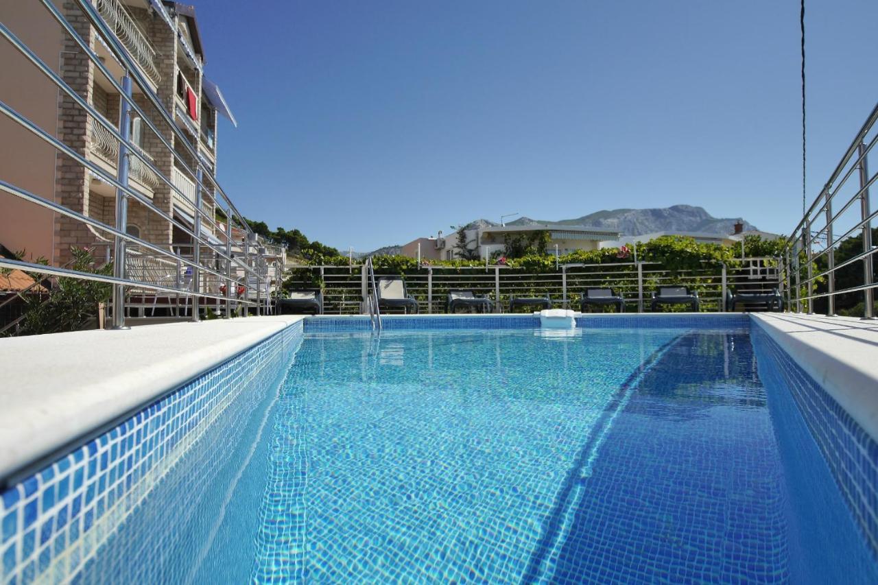 Apartments Babaja Оміш Екстер'єр фото