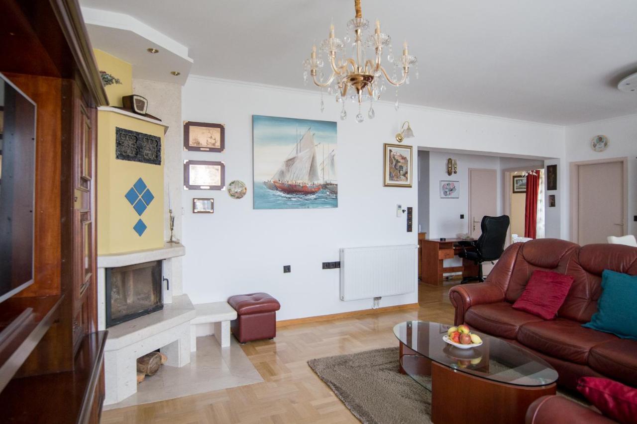 Apartments Babaja Оміш Екстер'єр фото